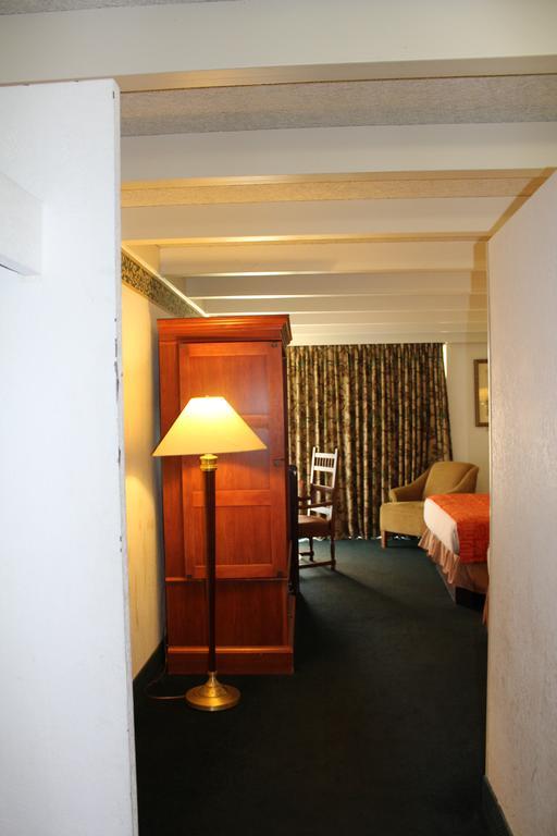Rodeway Inn & Suites Rockford Kültér fotó